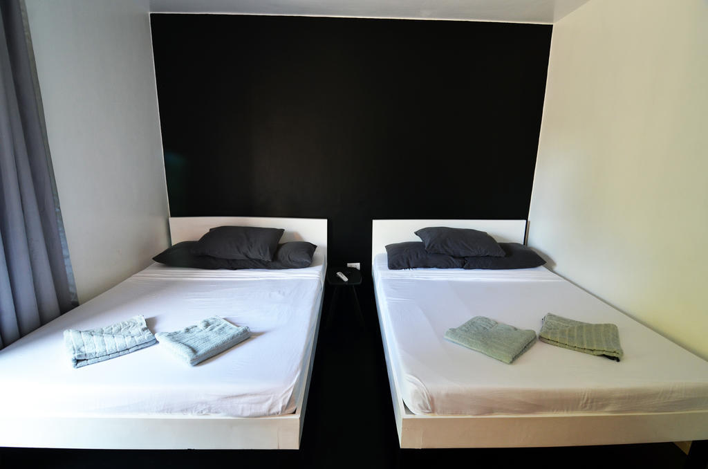 Island Nook Hotel Balabag  Szoba fotó