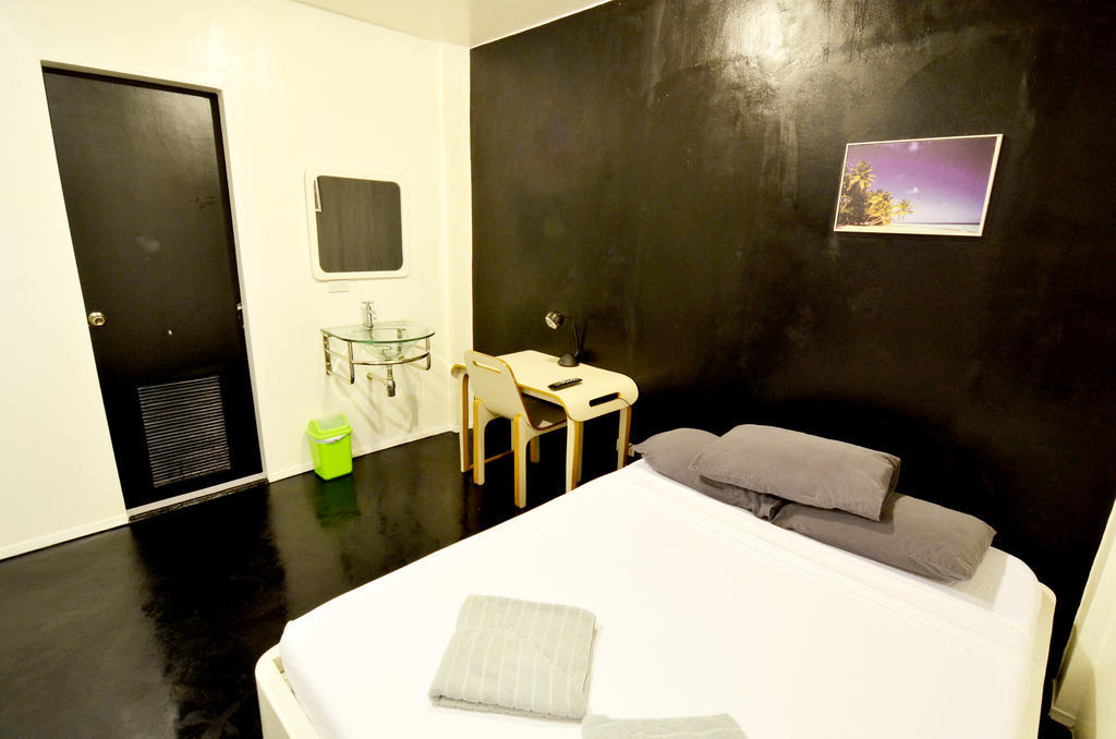 Island Nook Hotel Balabag  Szoba fotó