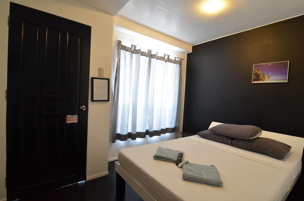 Island Nook Hotel Balabag  Szoba fotó