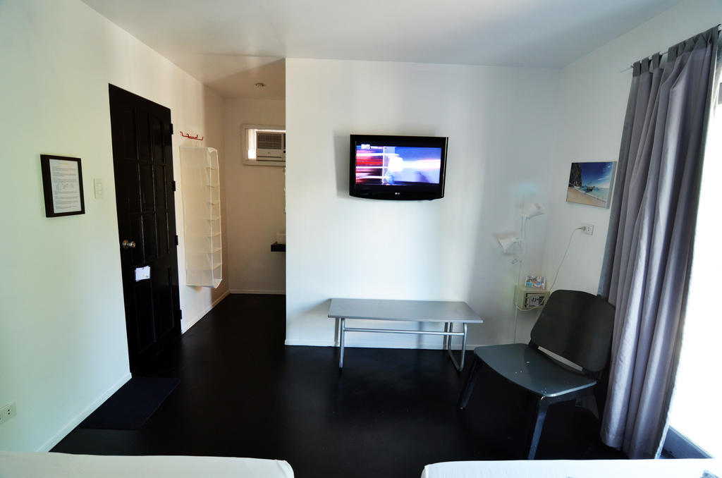 Island Nook Hotel Balabag  Szoba fotó
