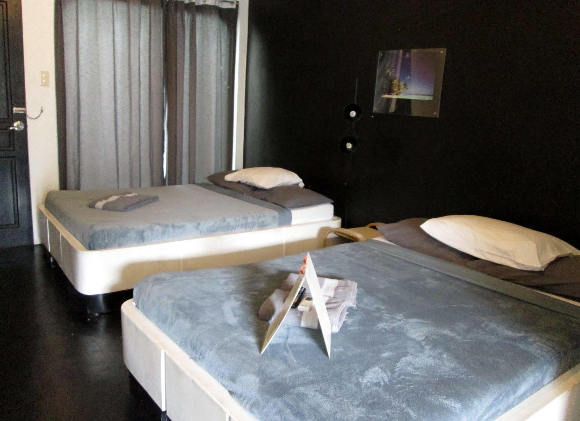 Island Nook Hotel Balabag  Kültér fotó